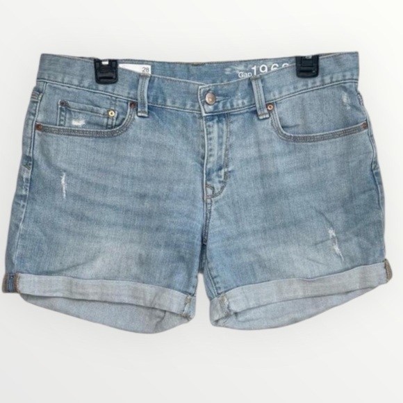 Gap Sexy Boyfriend Destructed Light Wash Distressed Cuffed Shorts Size 28 - Picture 1 of 12